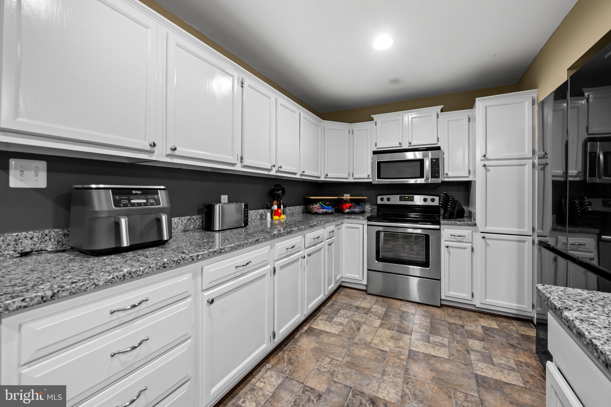 1376 W JARRETTSVILLE ROAD