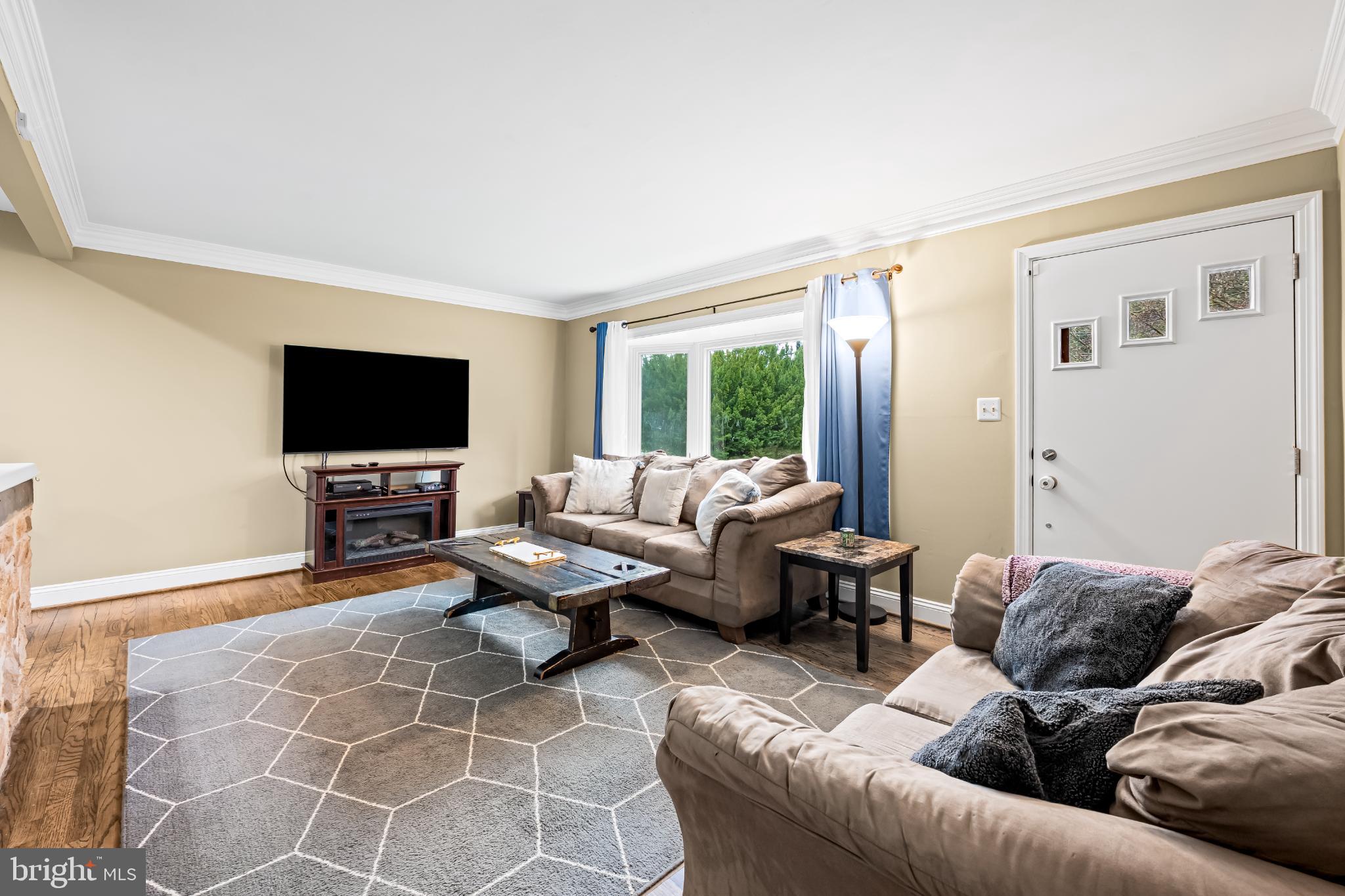 1376 W JARRETTSVILLE ROAD