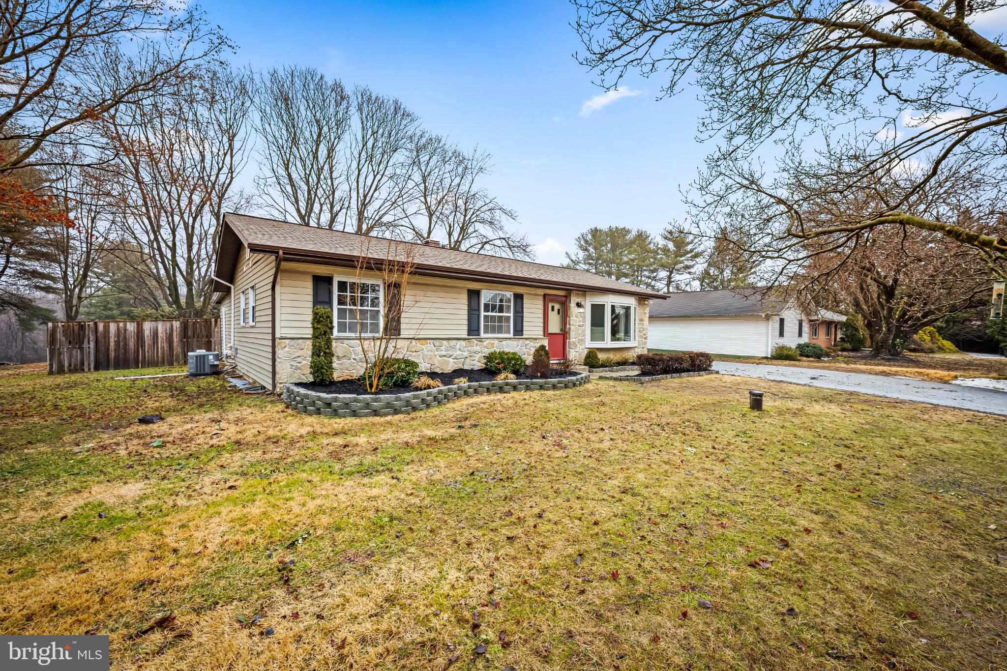 1376 W JARRETTSVILLE ROAD