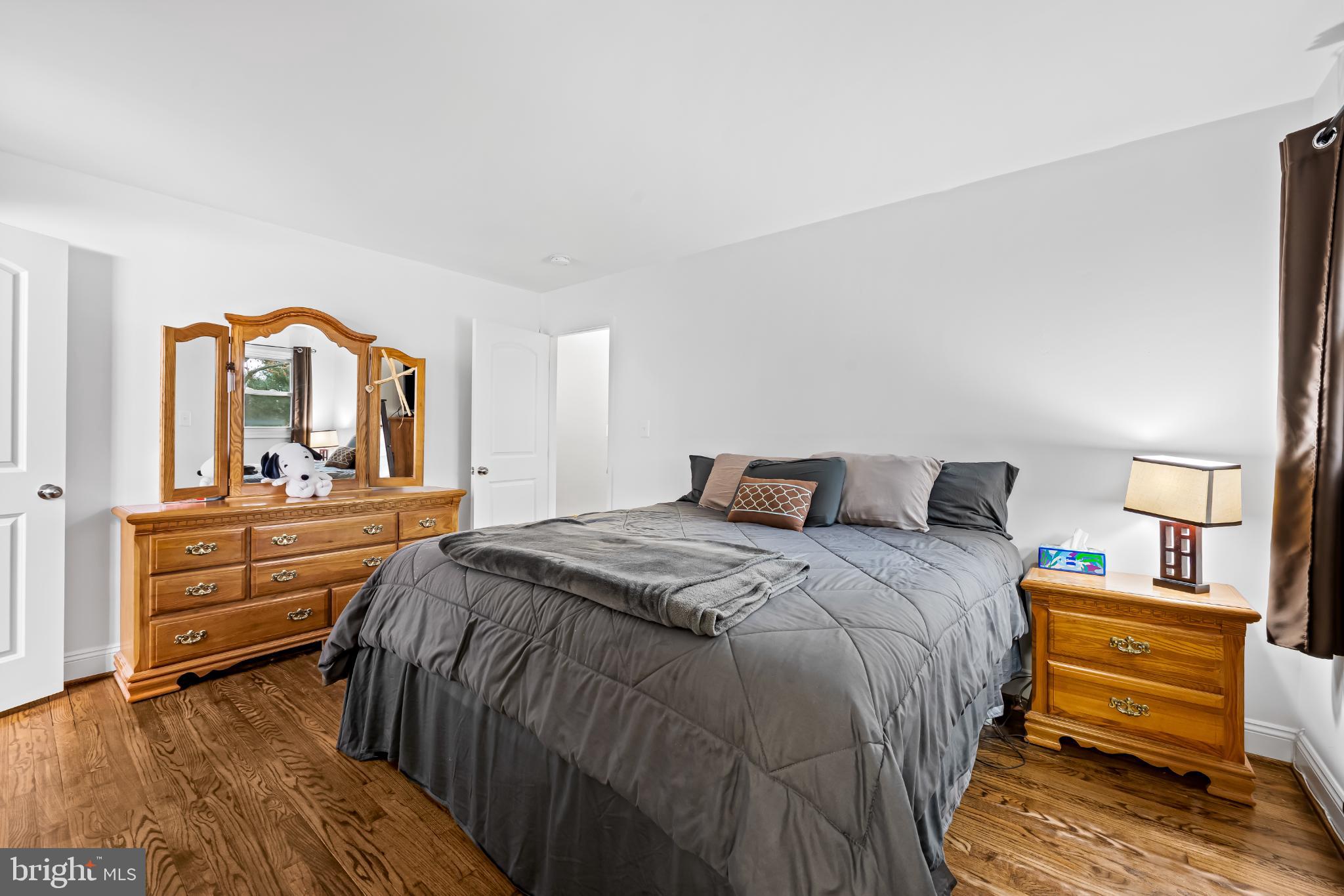 1376 W JARRETTSVILLE ROAD