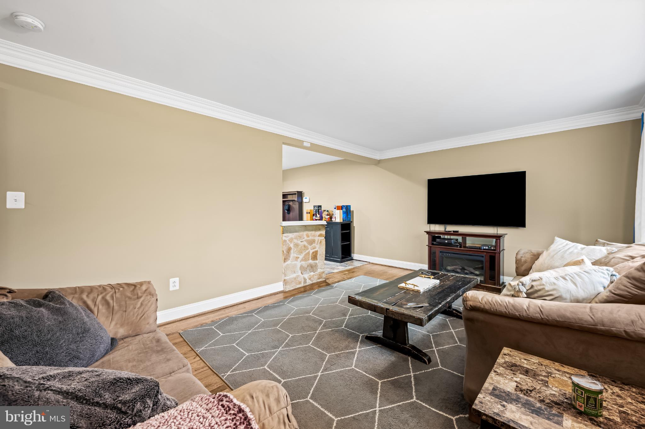 1376 W JARRETTSVILLE ROAD