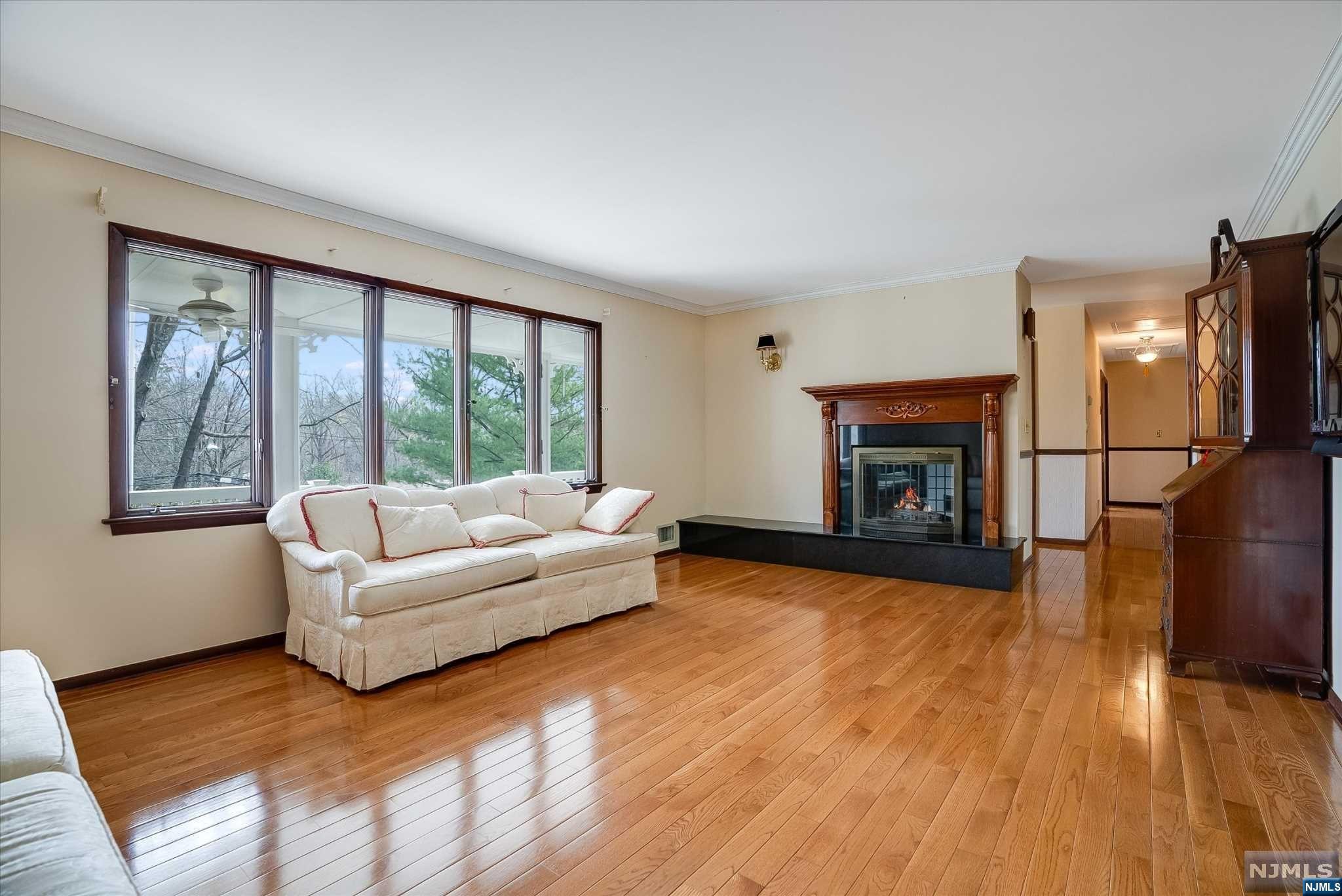 1145 High Mountain Road