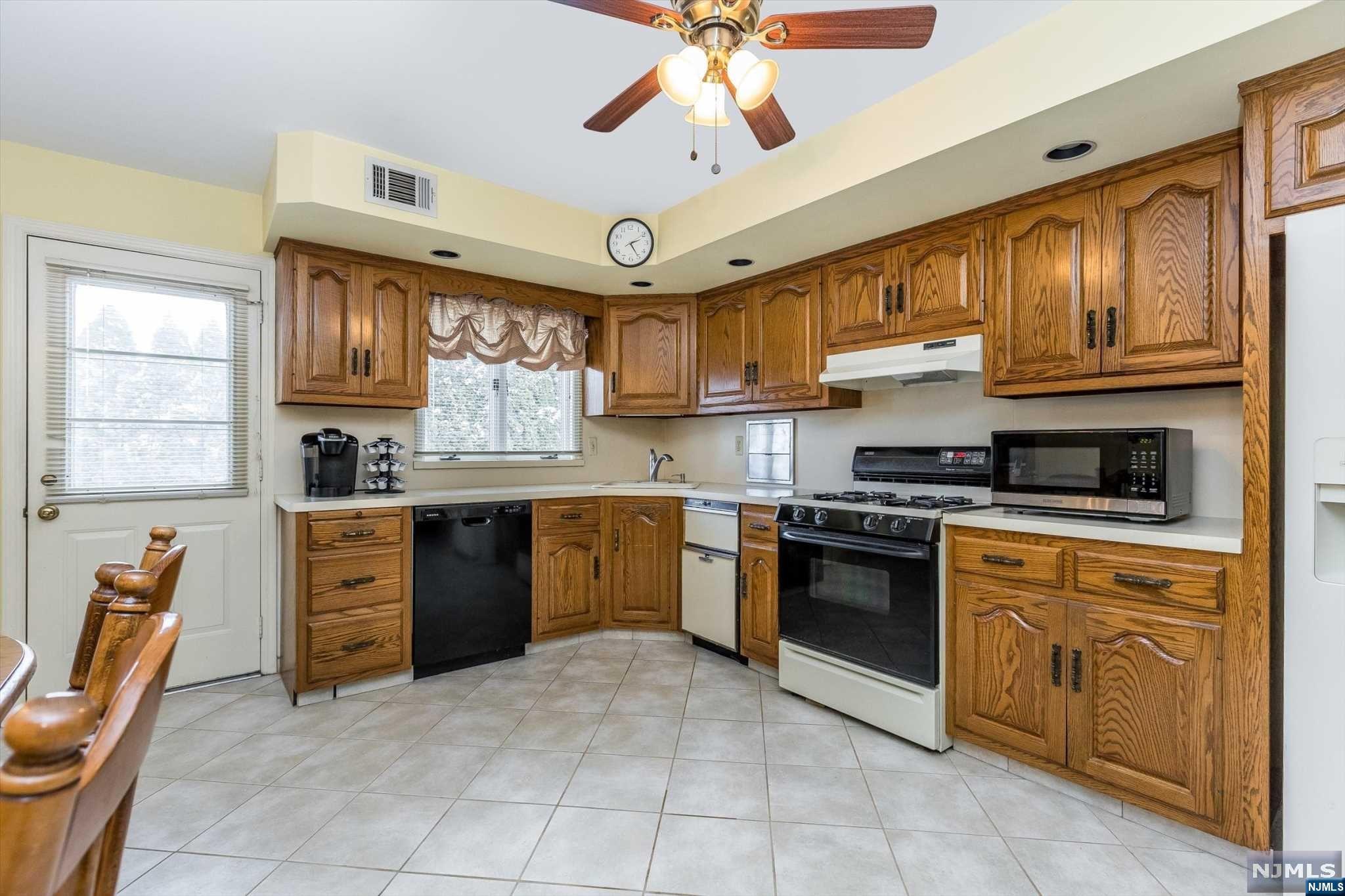 122 Robin Hood Road