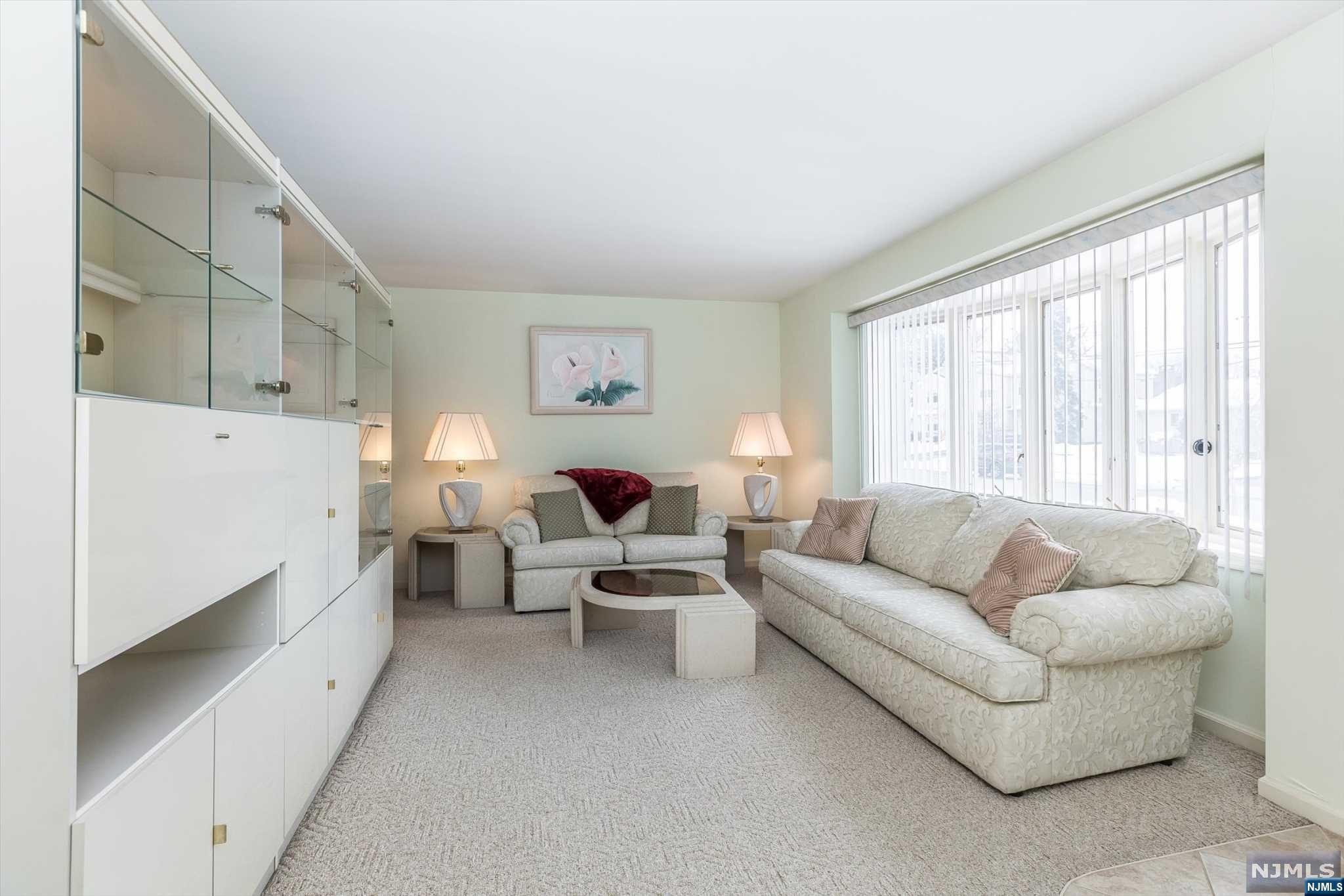 122 Robin Hood Road