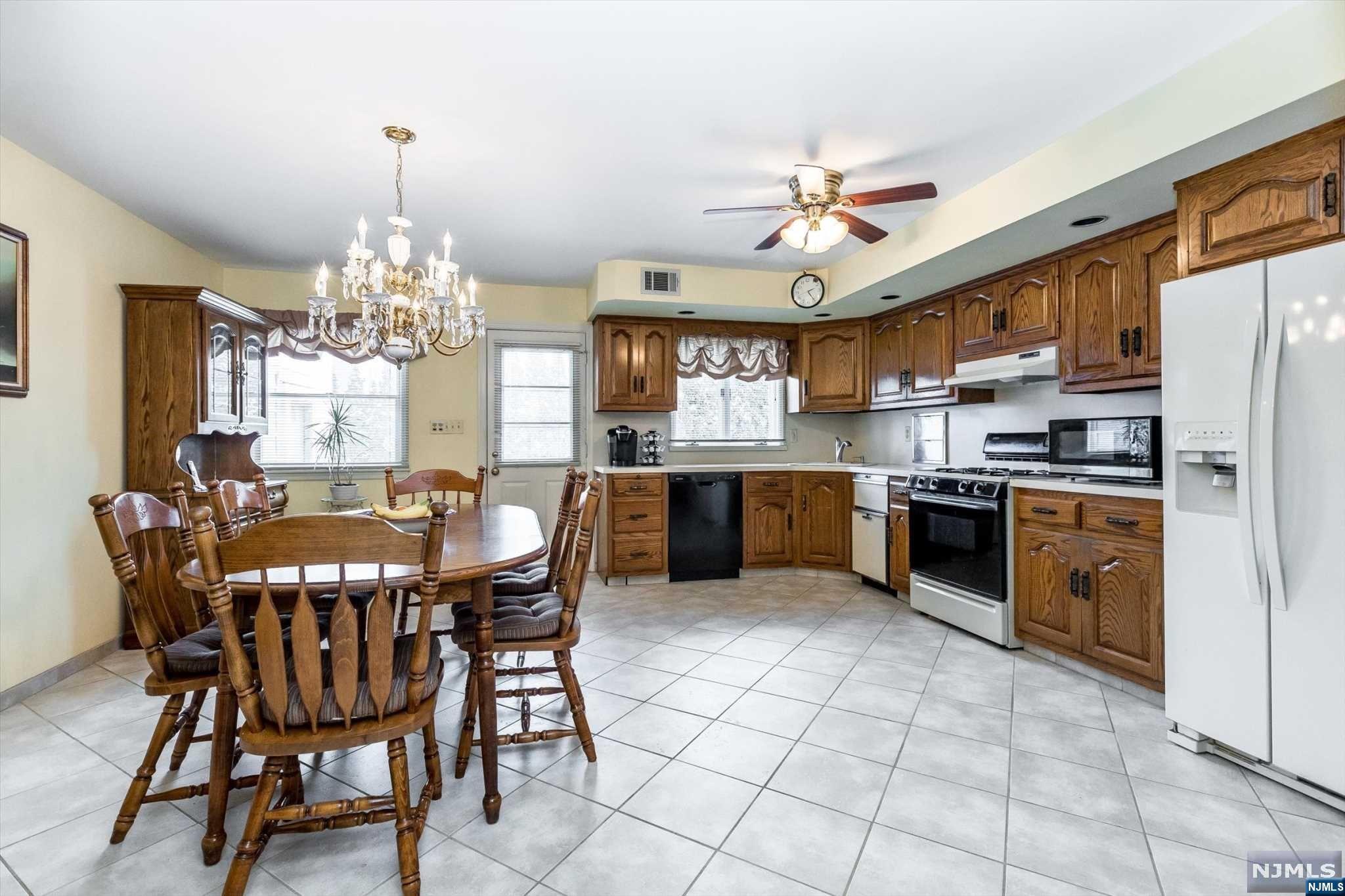 122 Robin Hood Road