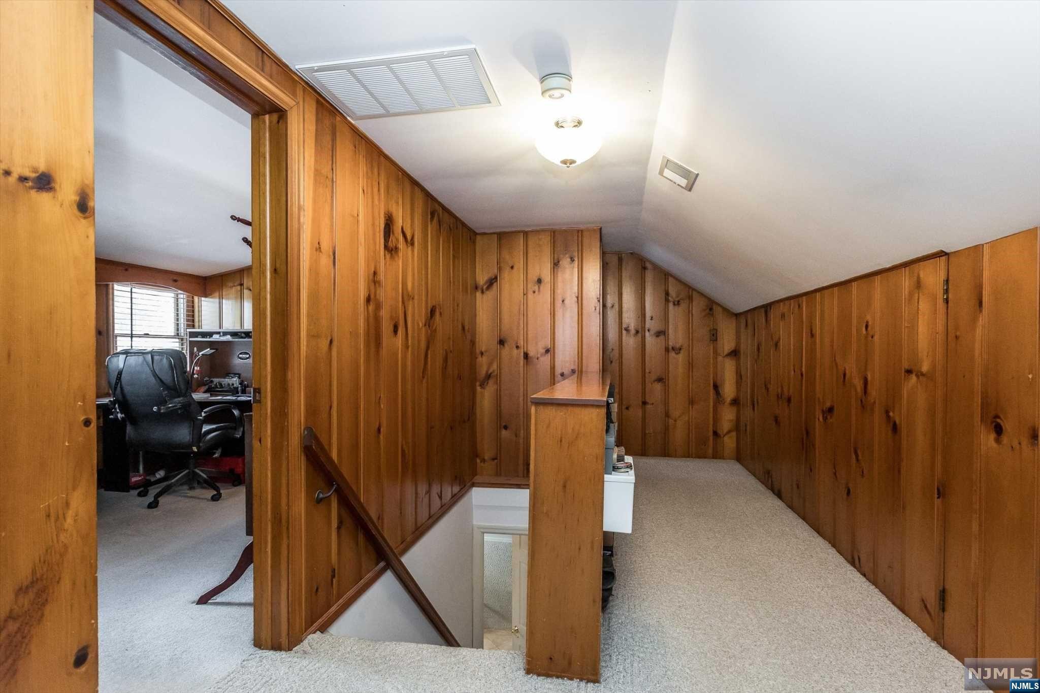 122 Robin Hood Road