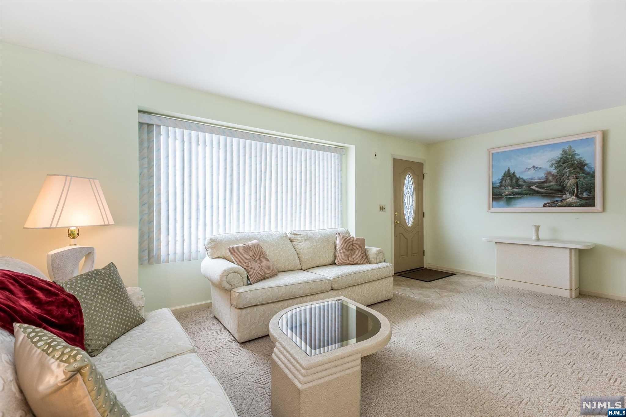 122 Robin Hood Road