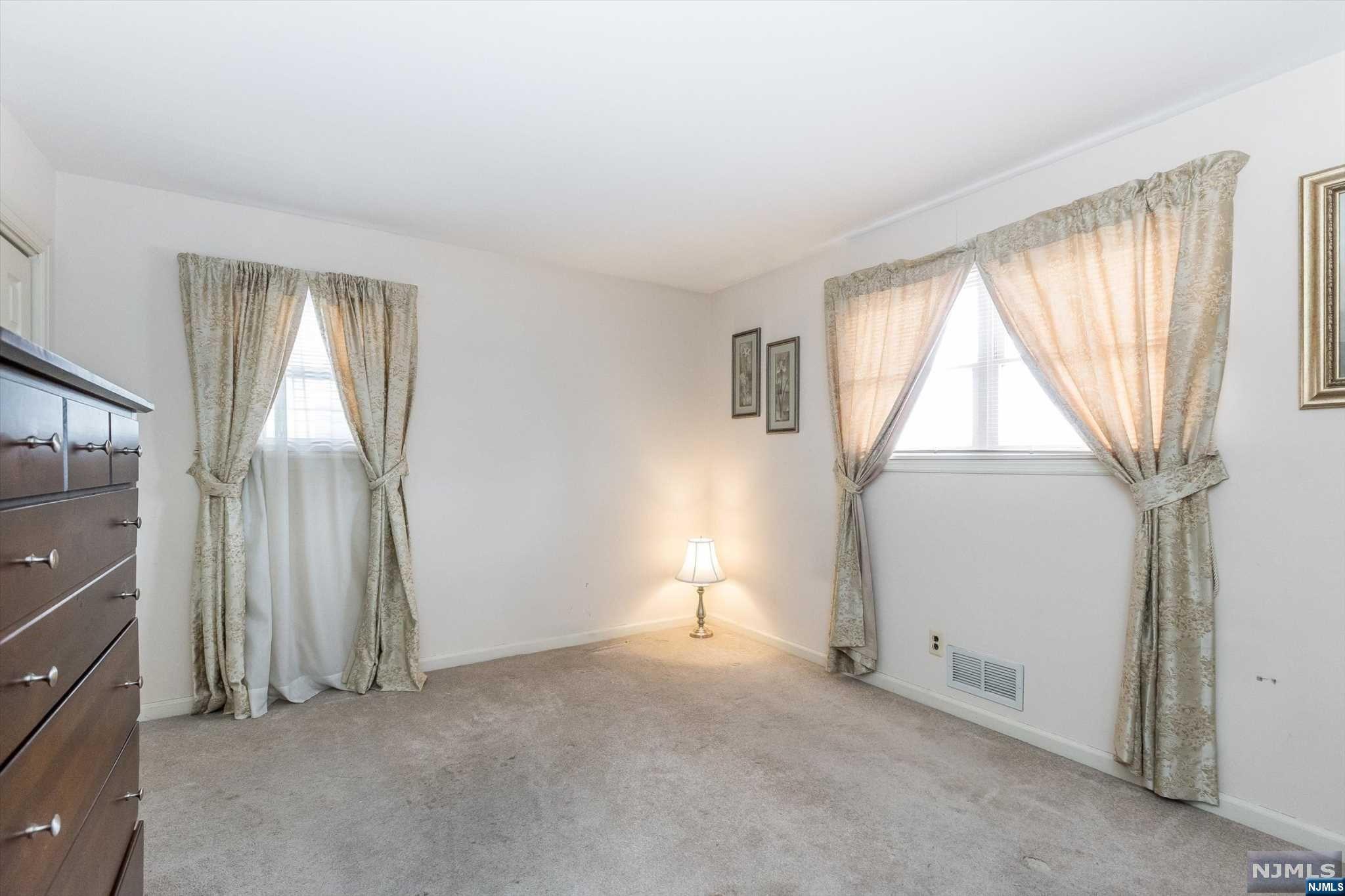 122 Robin Hood Road