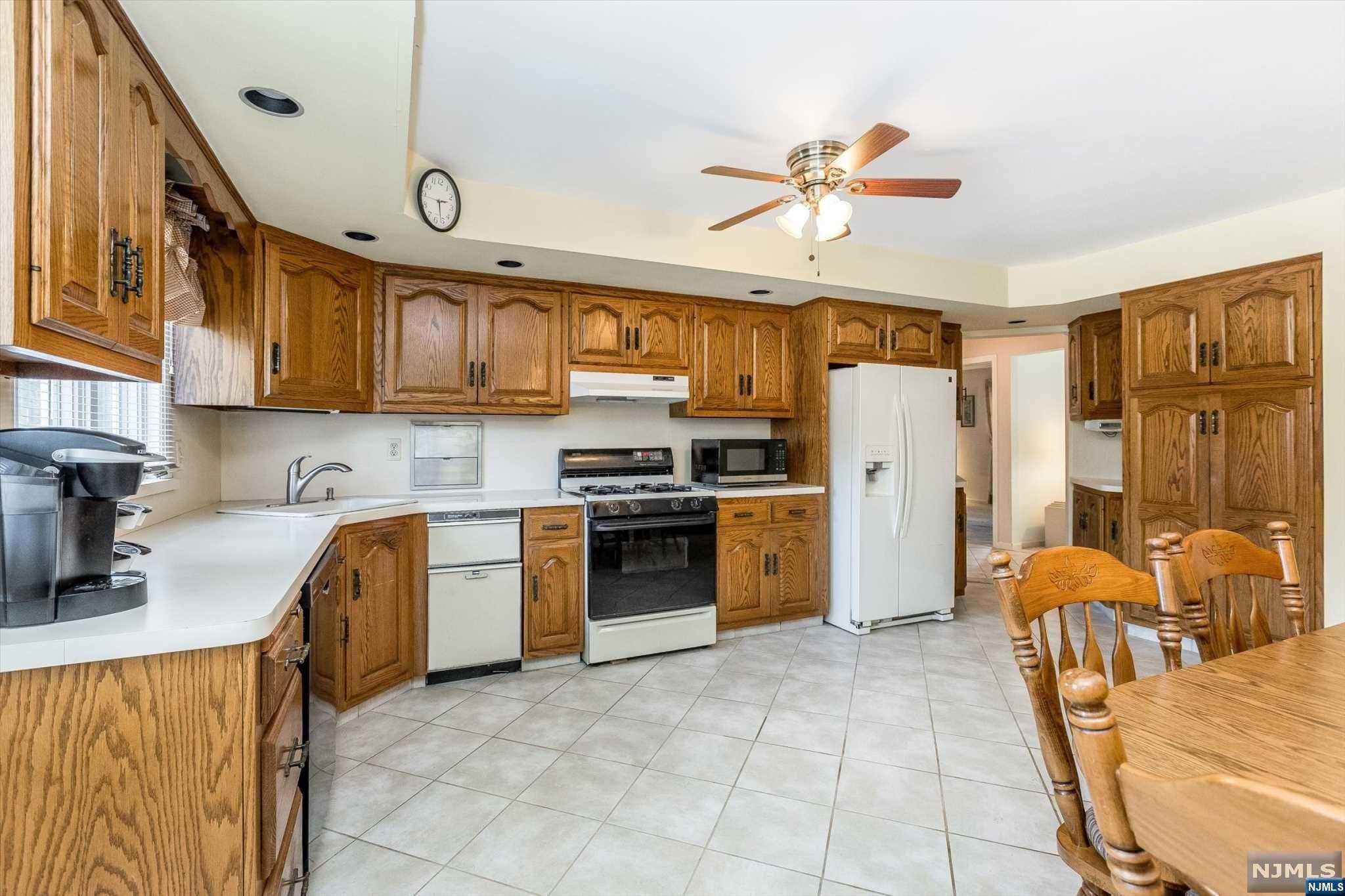 122 Robin Hood Road