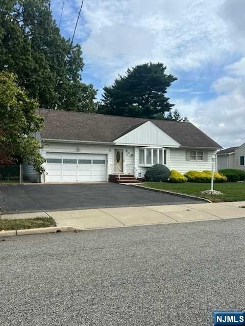 122 Robin Hood Road