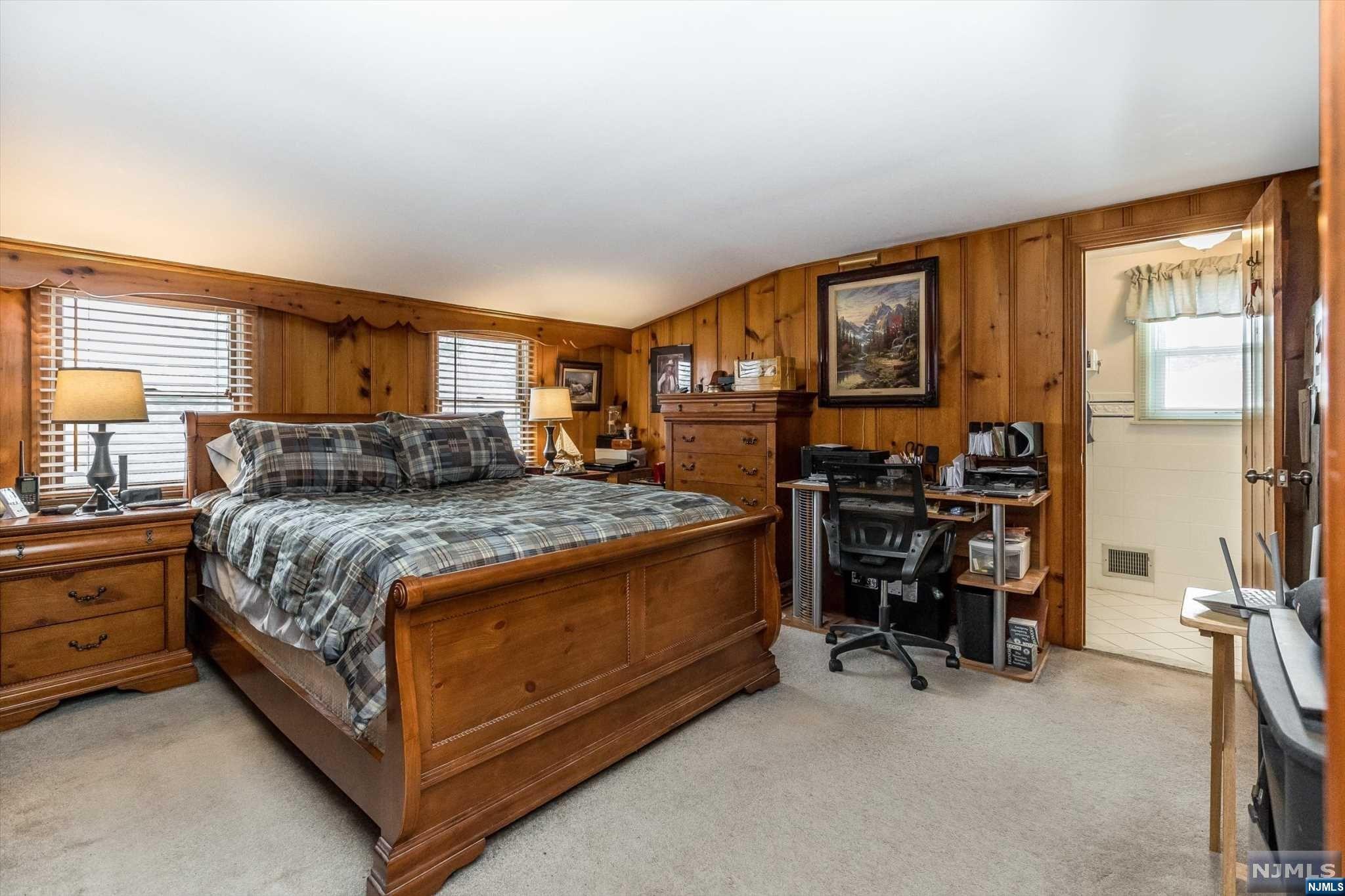 122 Robin Hood Road