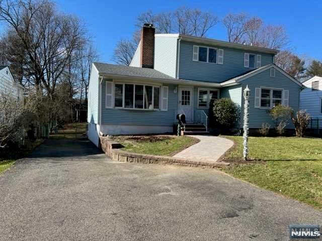 107 Hiawatha Boulevard