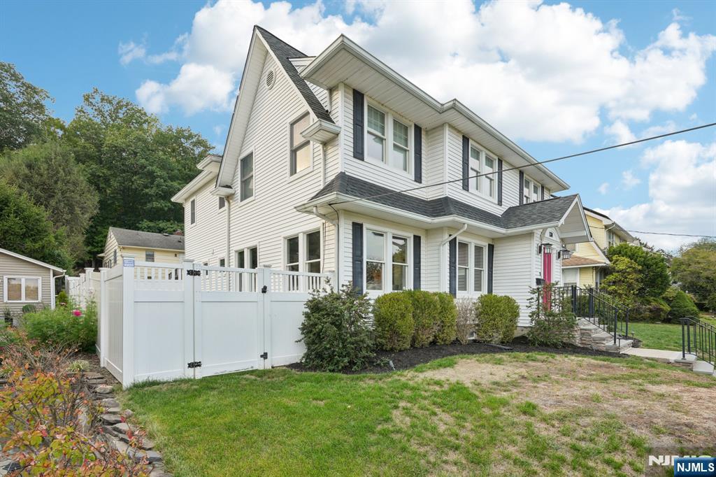 130 Pasadena Place