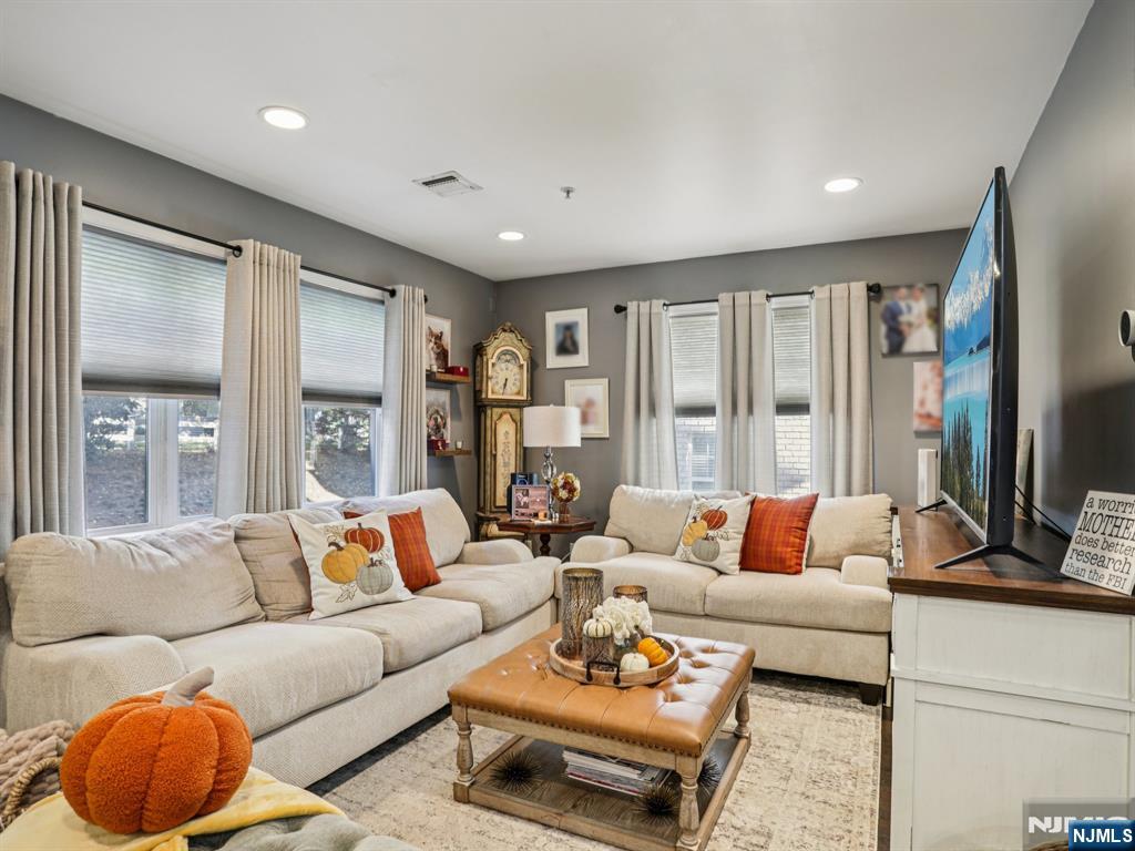 20 Mountain Avenue 9