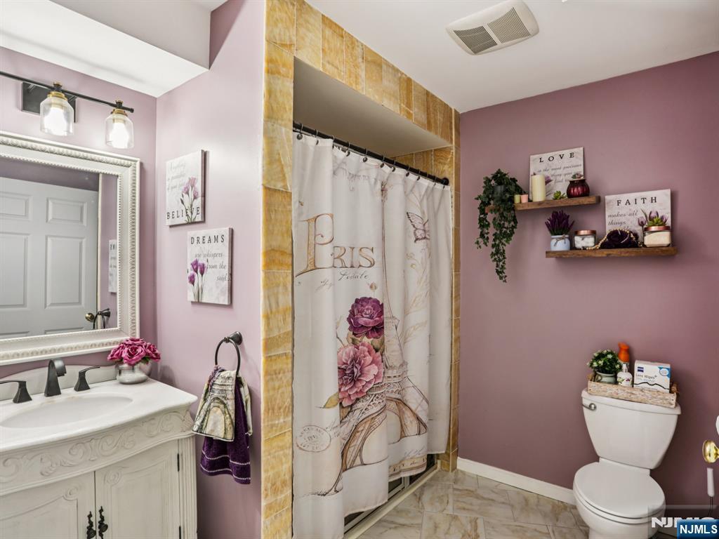 20 Mountain Avenue 9