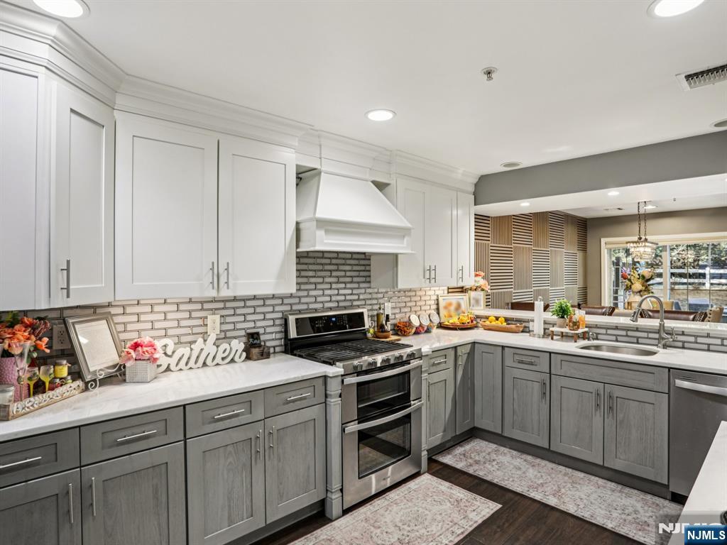 20 Mountain Avenue 9