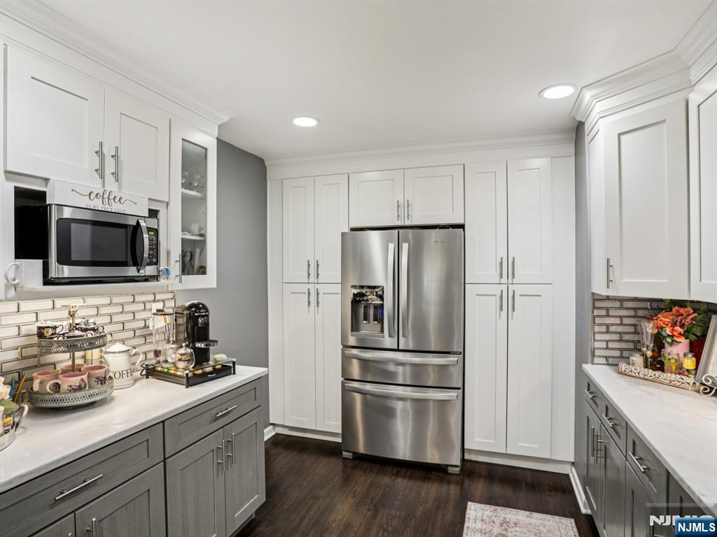 20 Mountain Avenue 9