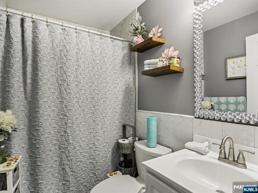 20 Mountain Avenue 9