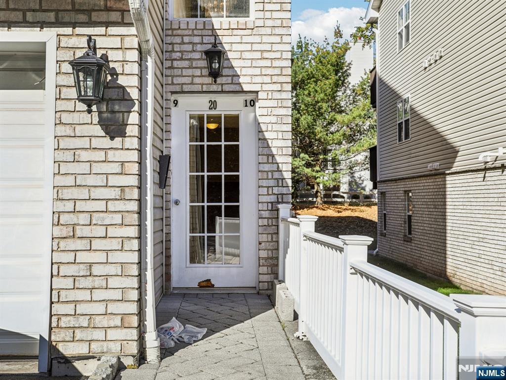 20 Mountain Avenue 9
