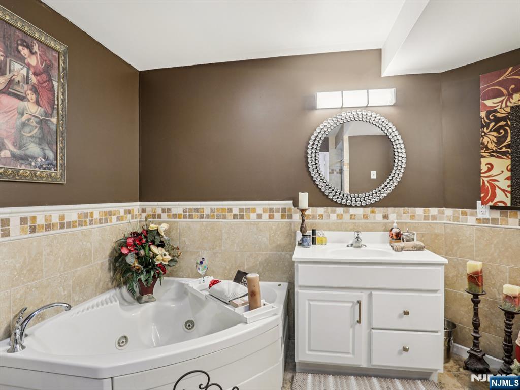 20 Mountain Avenue 9