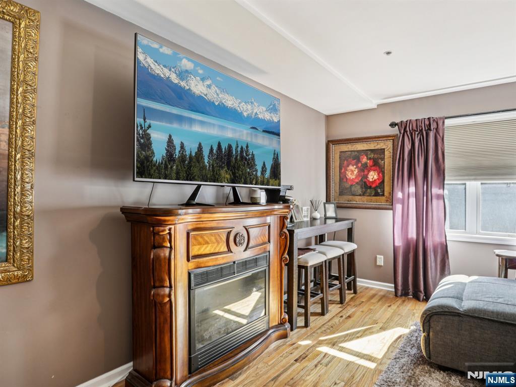 20 Mountain Avenue 9