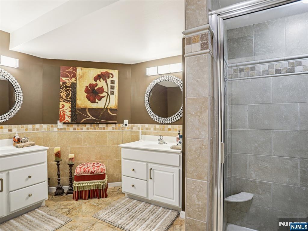 20 Mountain Avenue 9