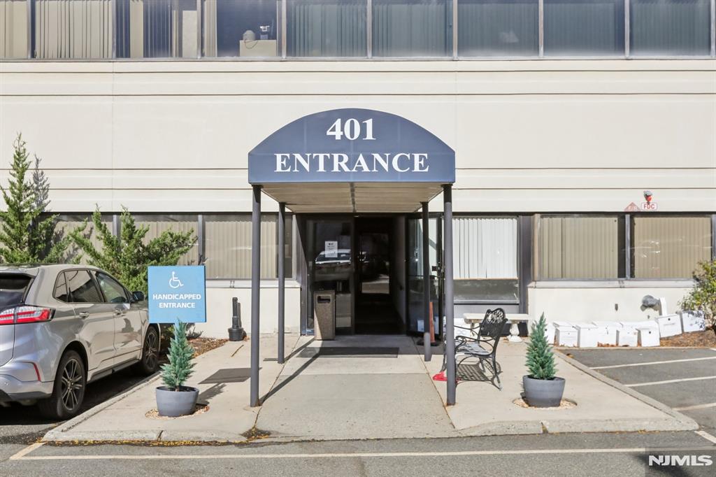 401 Hamburg Turnpike 308