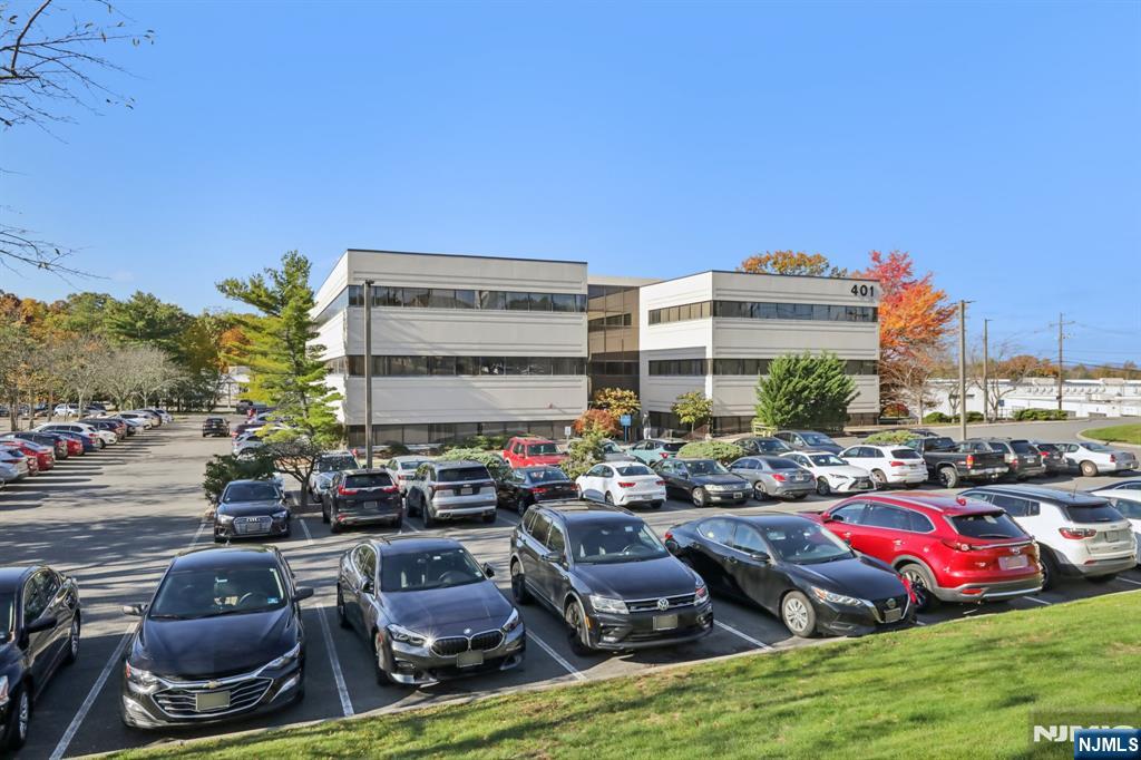 401 Hamburg Turnpike 308