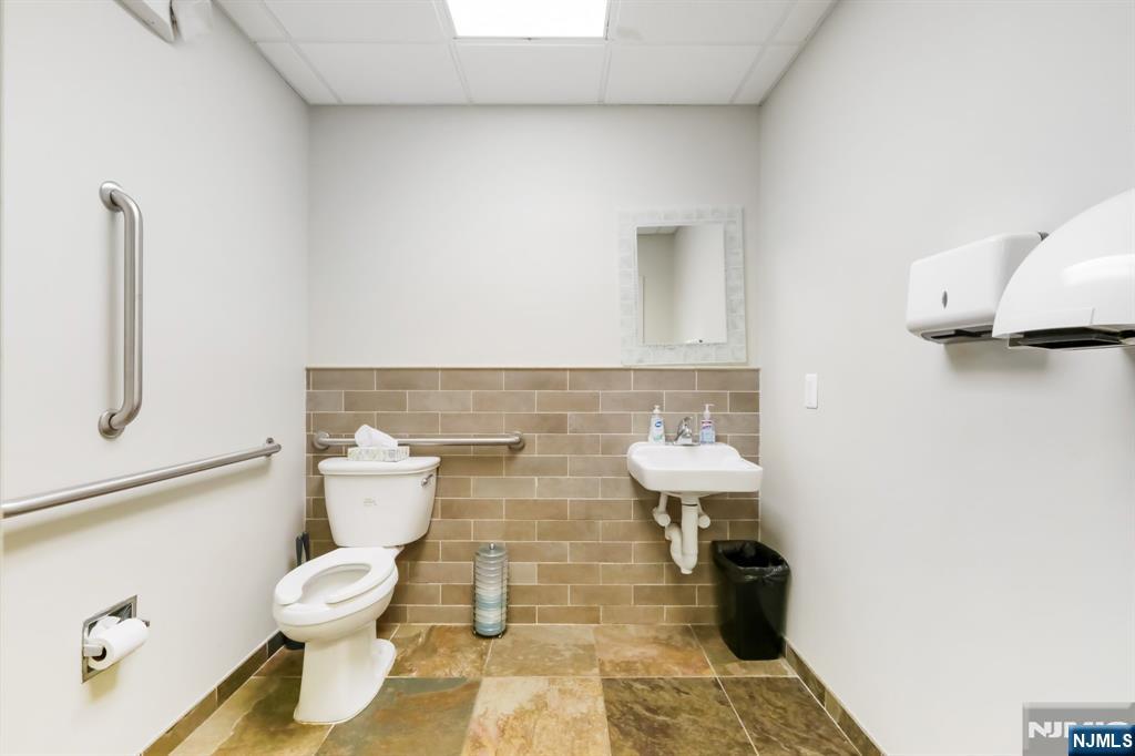 401 Hamburg Turnpike 308