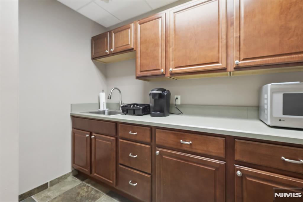 401 Hamburg Turnpike 308