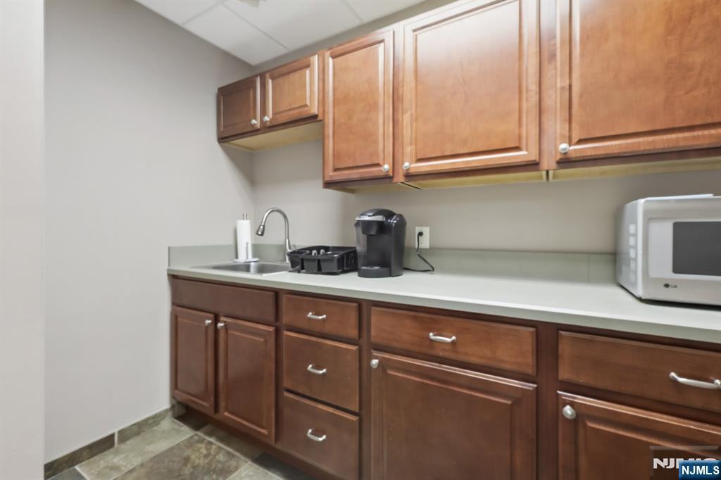 401 Hamburg Turnpike 308