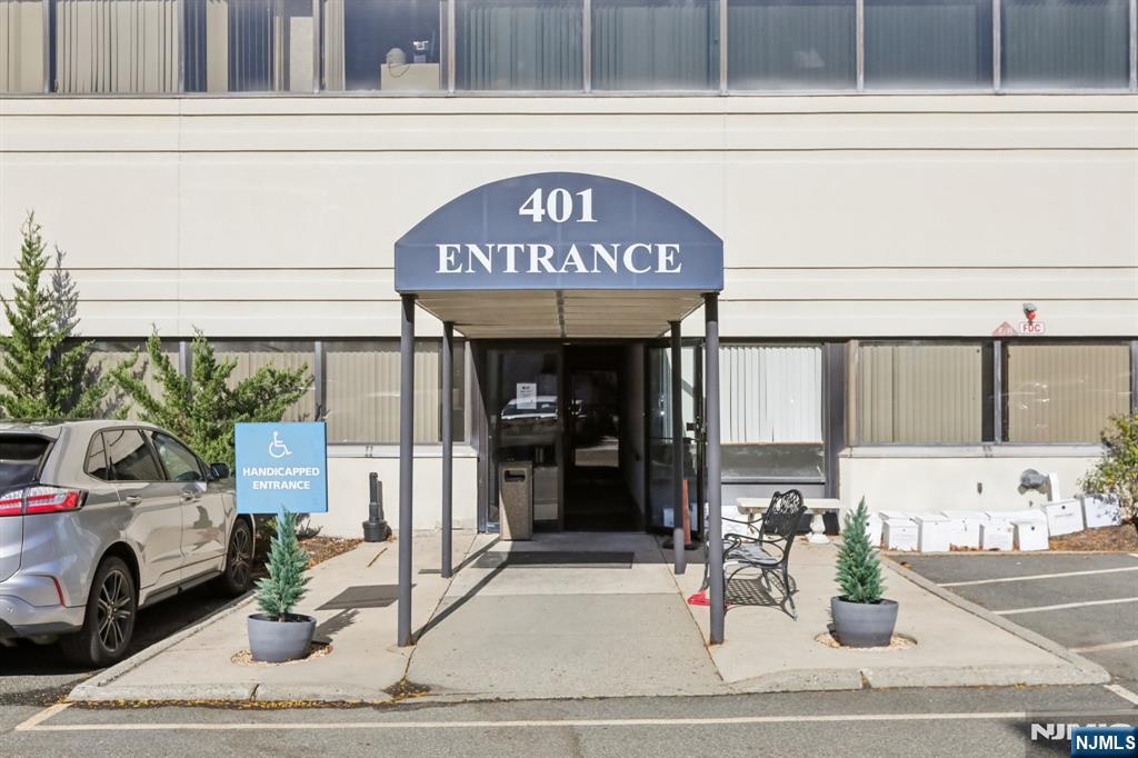 401 Hamburg Turnpike 308