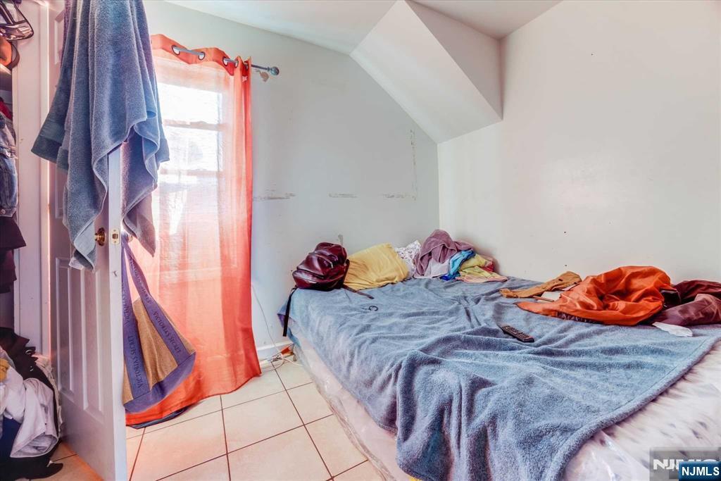 92 Bloomfield Avenue