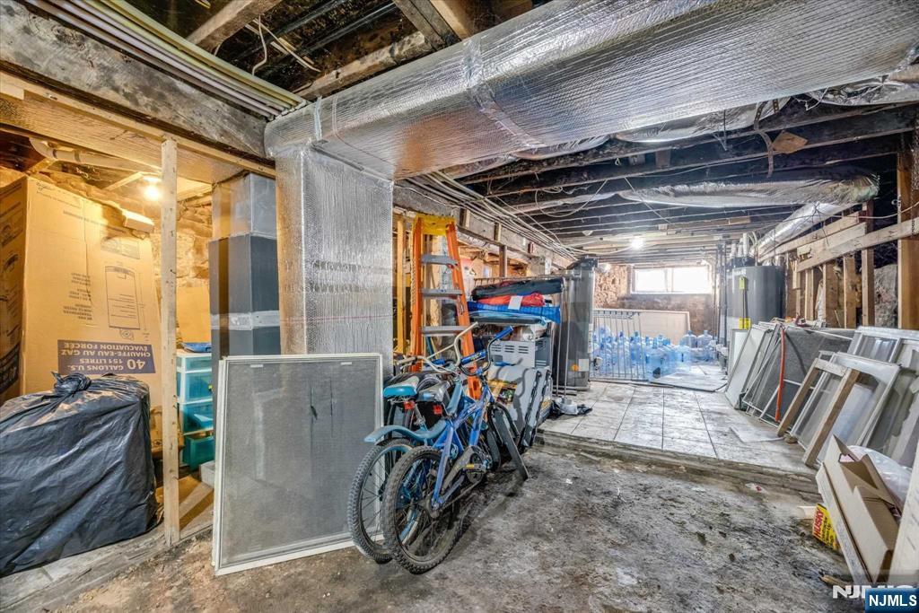 92 Bloomfield Avenue