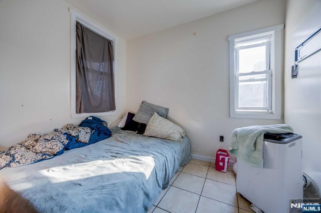 92 Bloomfield Avenue