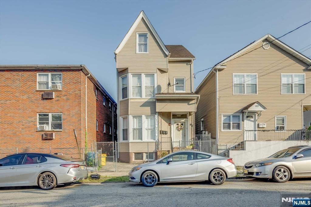 92 Bloomfield Avenue