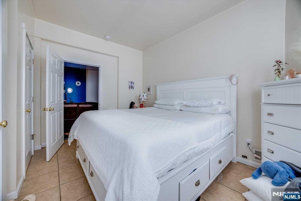 92 Bloomfield Avenue