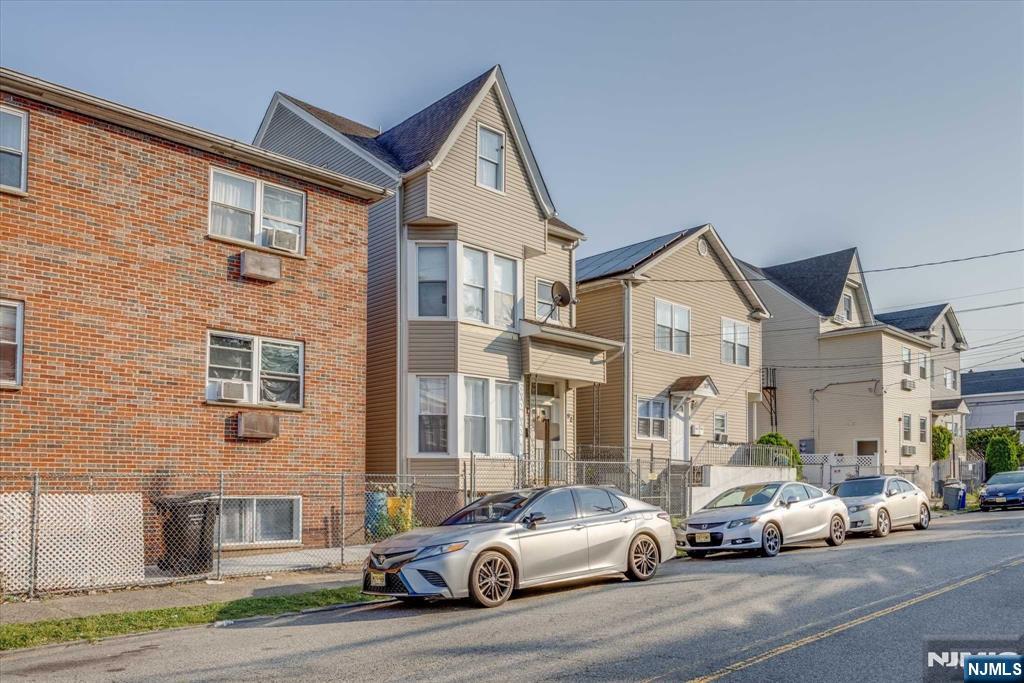 92 Bloomfield Avenue