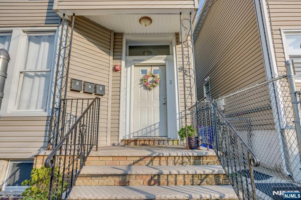 92 Bloomfield Avenue
