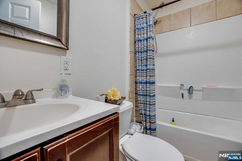 92 Bloomfield Avenue