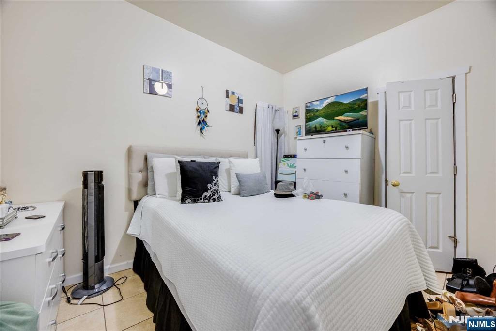 92 Bloomfield Avenue