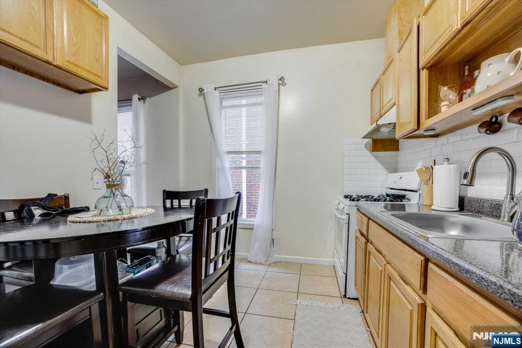 92 Bloomfield Avenue