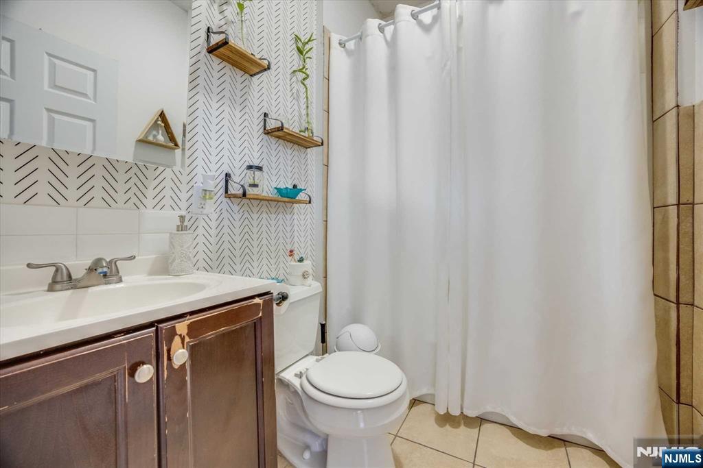 92 Bloomfield Avenue