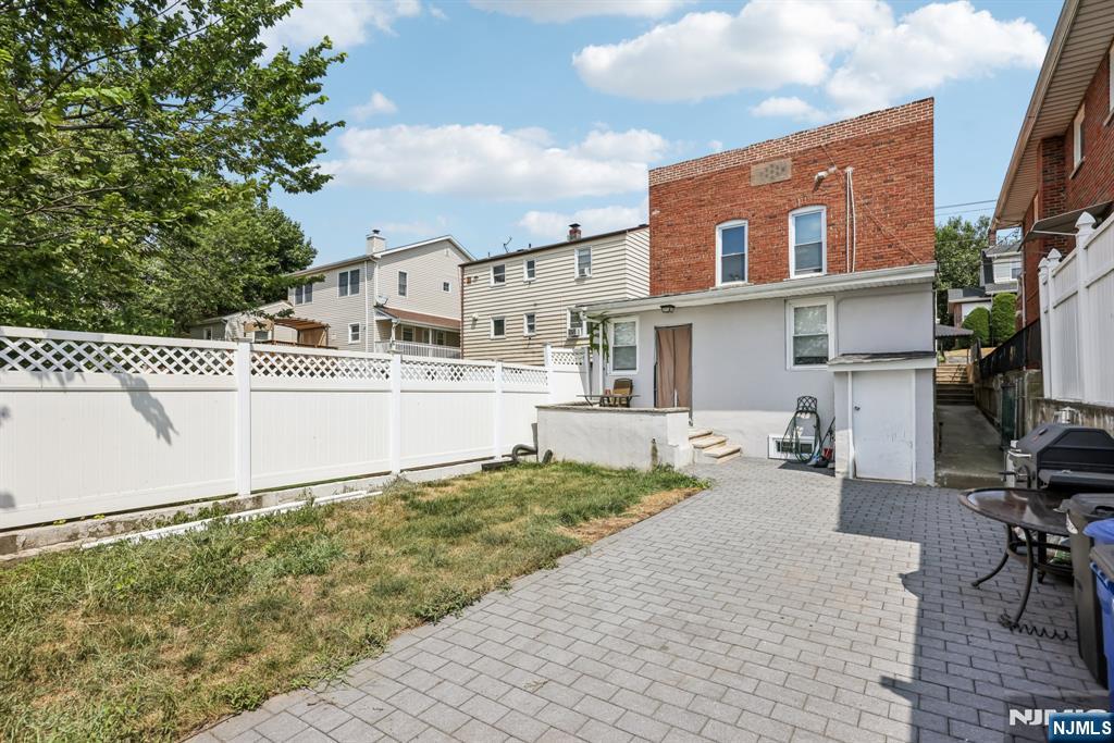 363 Macarthur Avenue