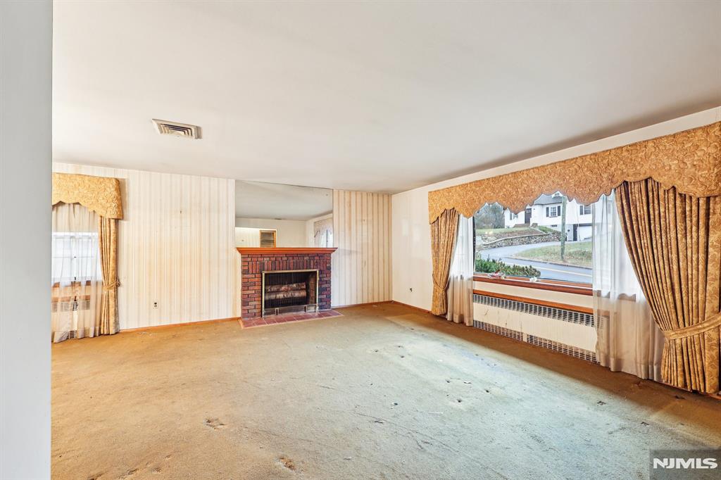 84 Squaw Brook Road