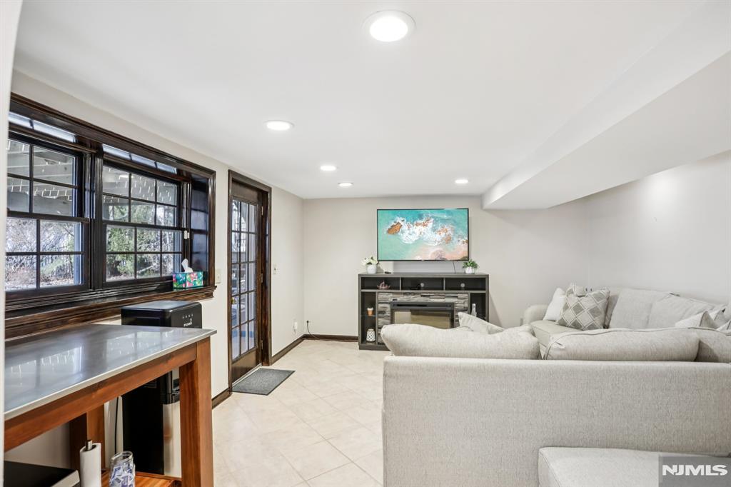 27 Borman Drive