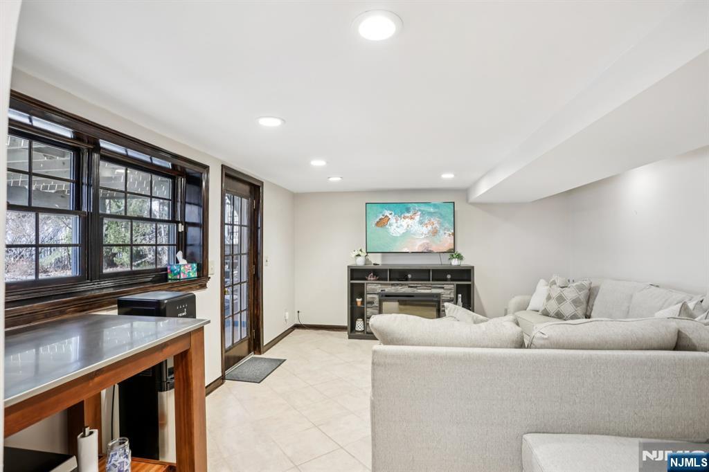 27 Borman Drive