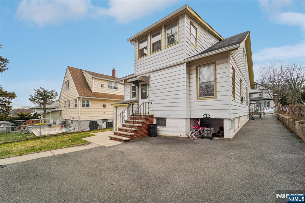 66 Buschmann Avenue