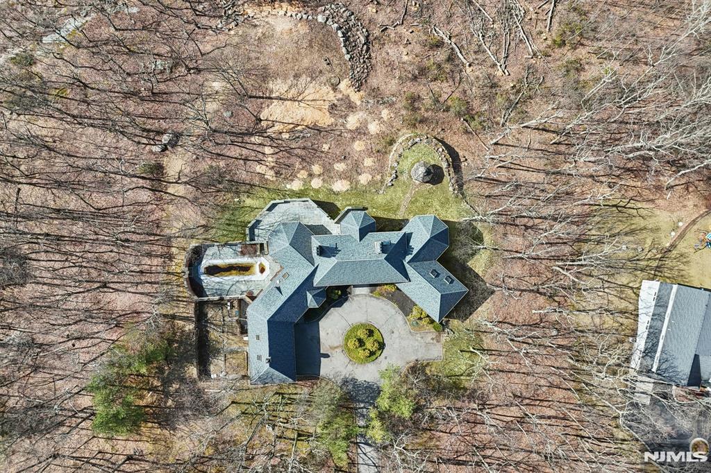 29 Hilltop Road