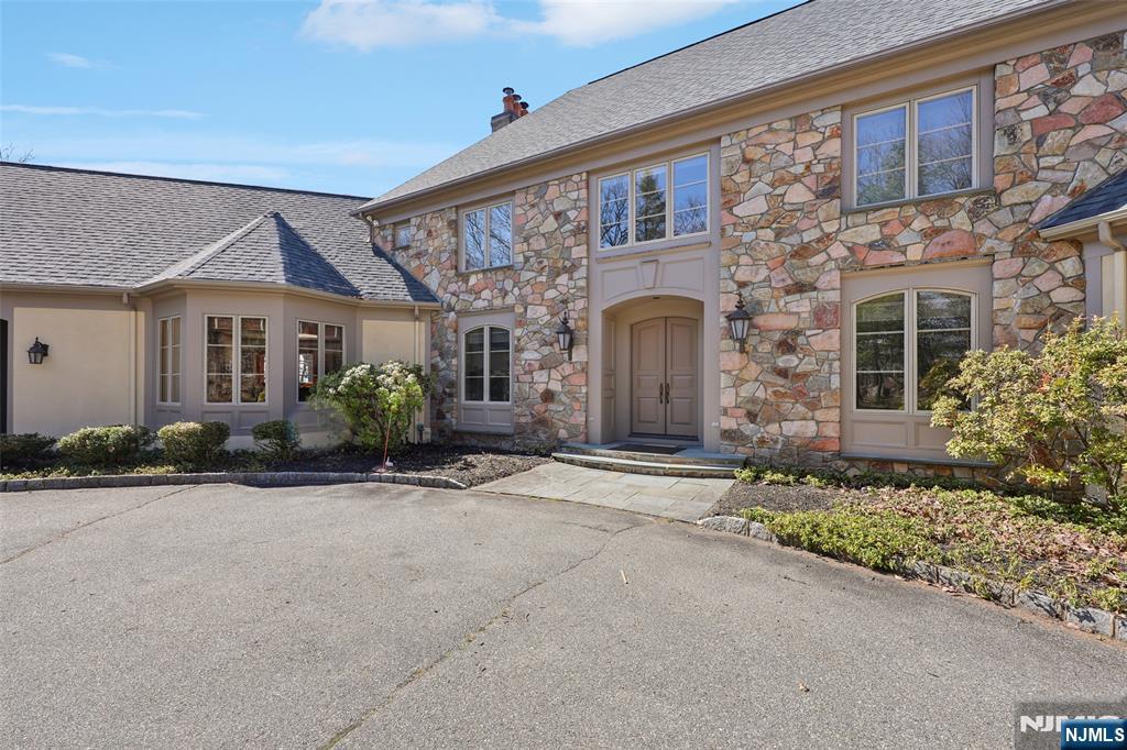 29 Hilltop Road